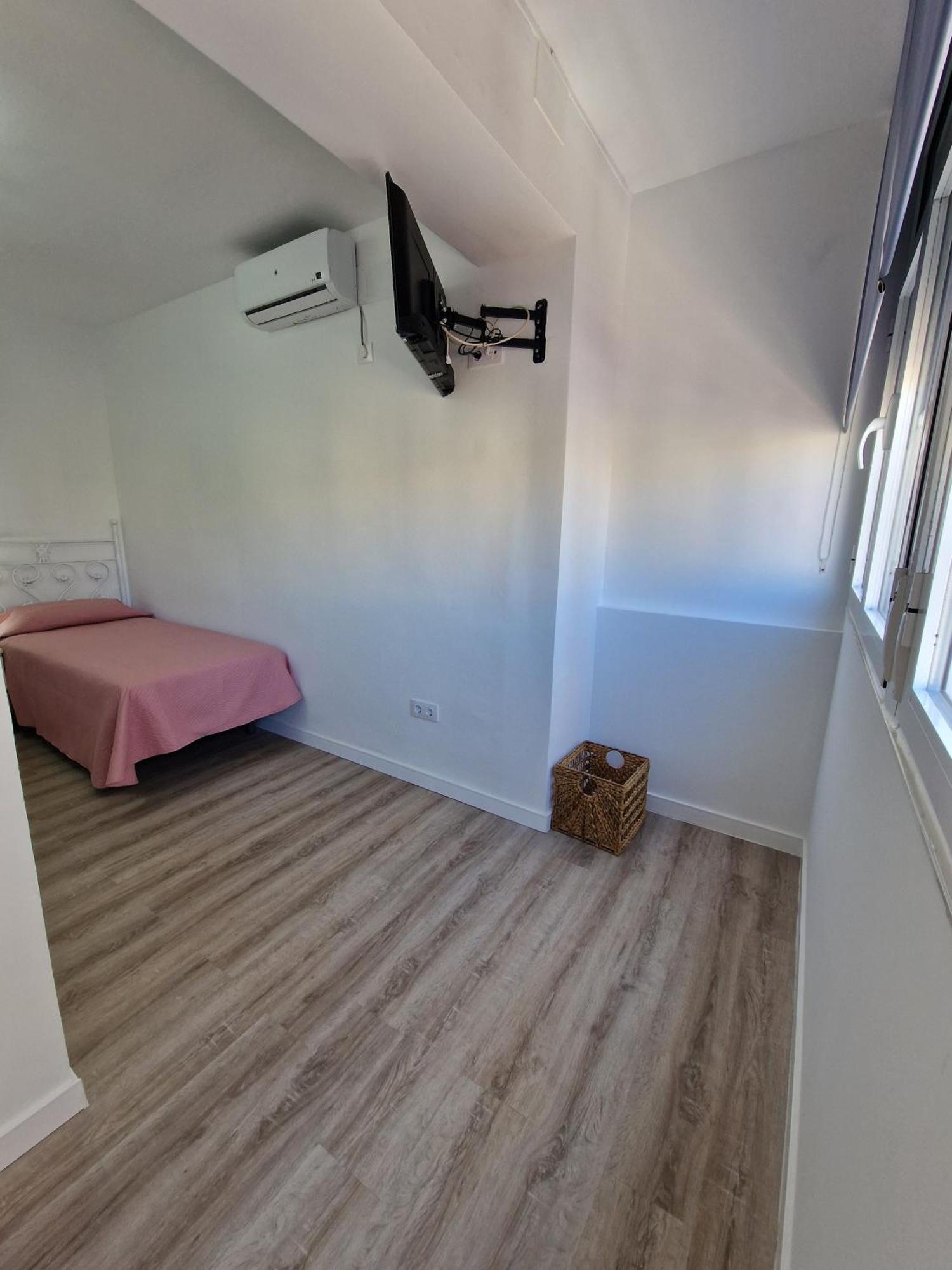 Virgen De Lujan Triana Apartment Севиля Екстериор снимка