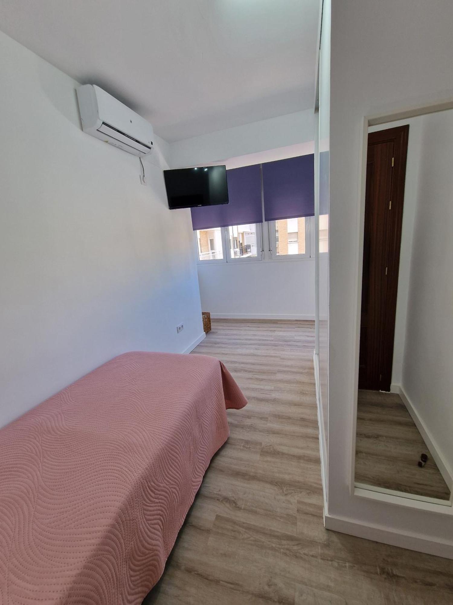 Virgen De Lujan Triana Apartment Севиля Екстериор снимка